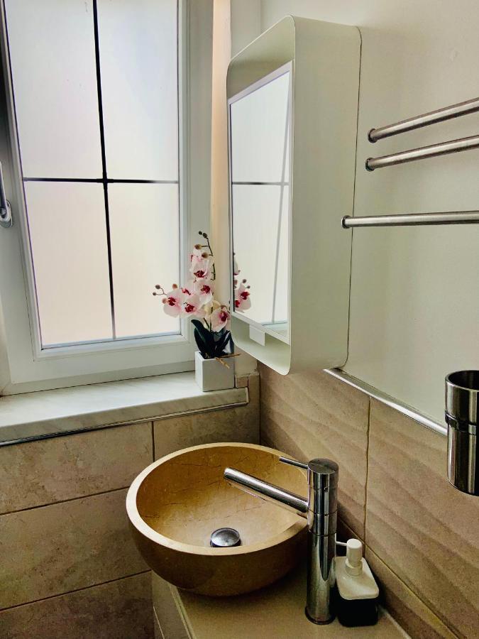 Appartement Beautiful Self Contained Studio à Londres Extérieur photo